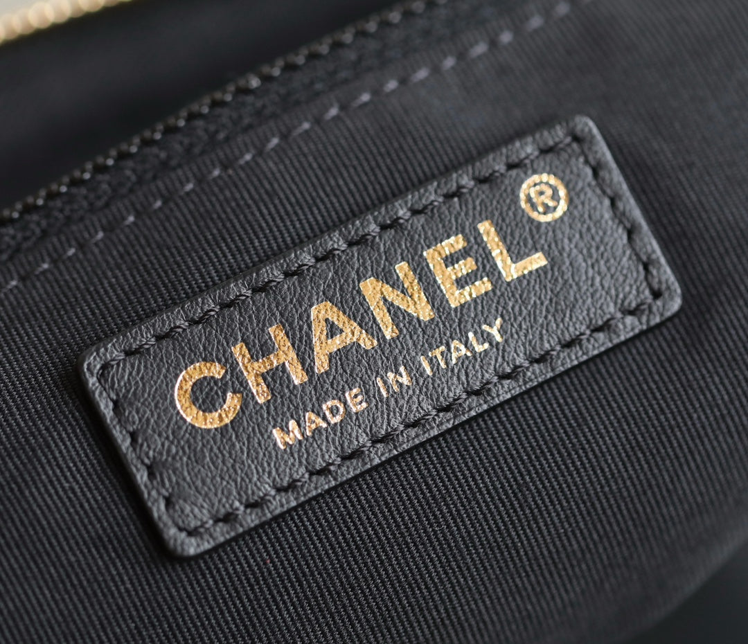 Chan New 24p hobo armpit bag