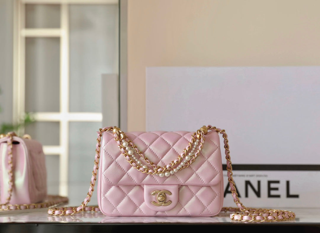 Chan New 24p Pearl chain flap bag