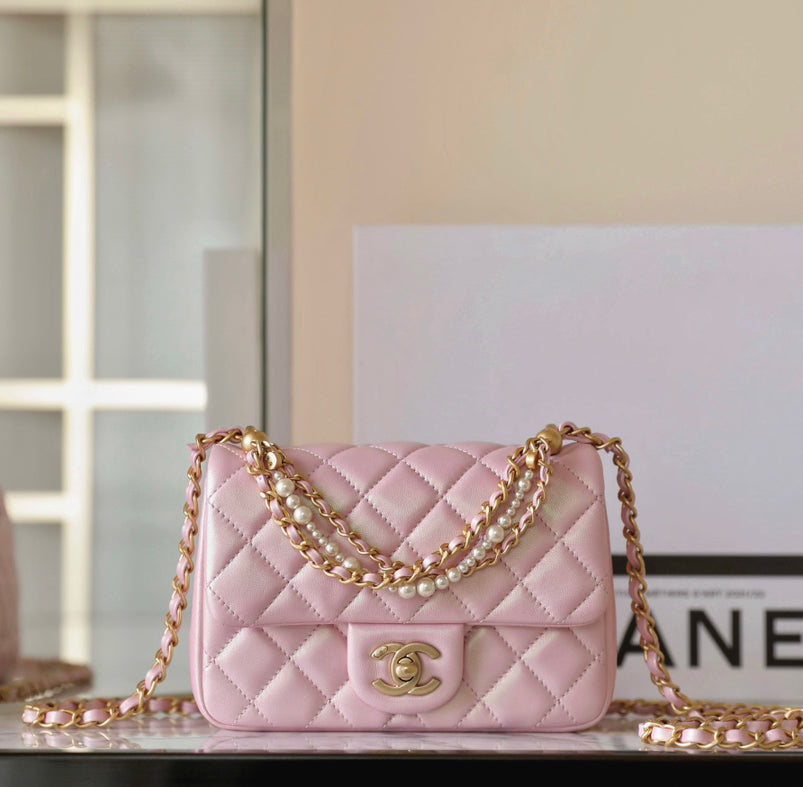 Chan New 24p Pearl chain flap bag