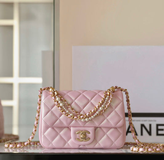 Chan New 24p Pearl chain flap bag