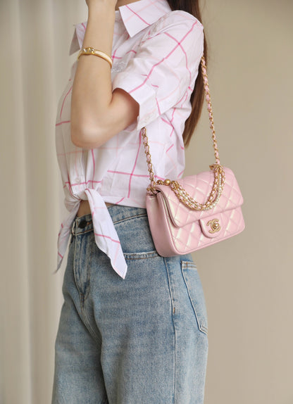 Chan New 24p Pearl chain flap bag