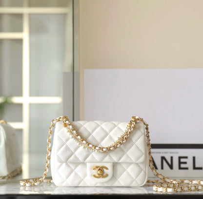 Chan New 24p Pearl chain flap bag