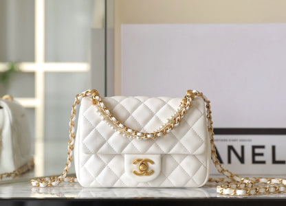 Chan New 24p Pearl chain flap bag