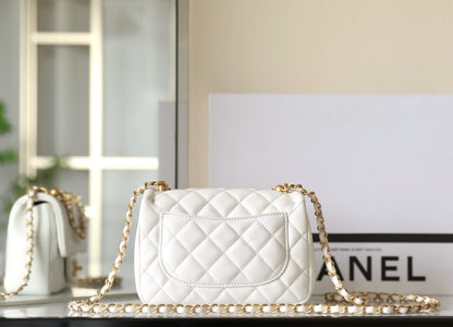 Chan New 24p Pearl chain flap bag