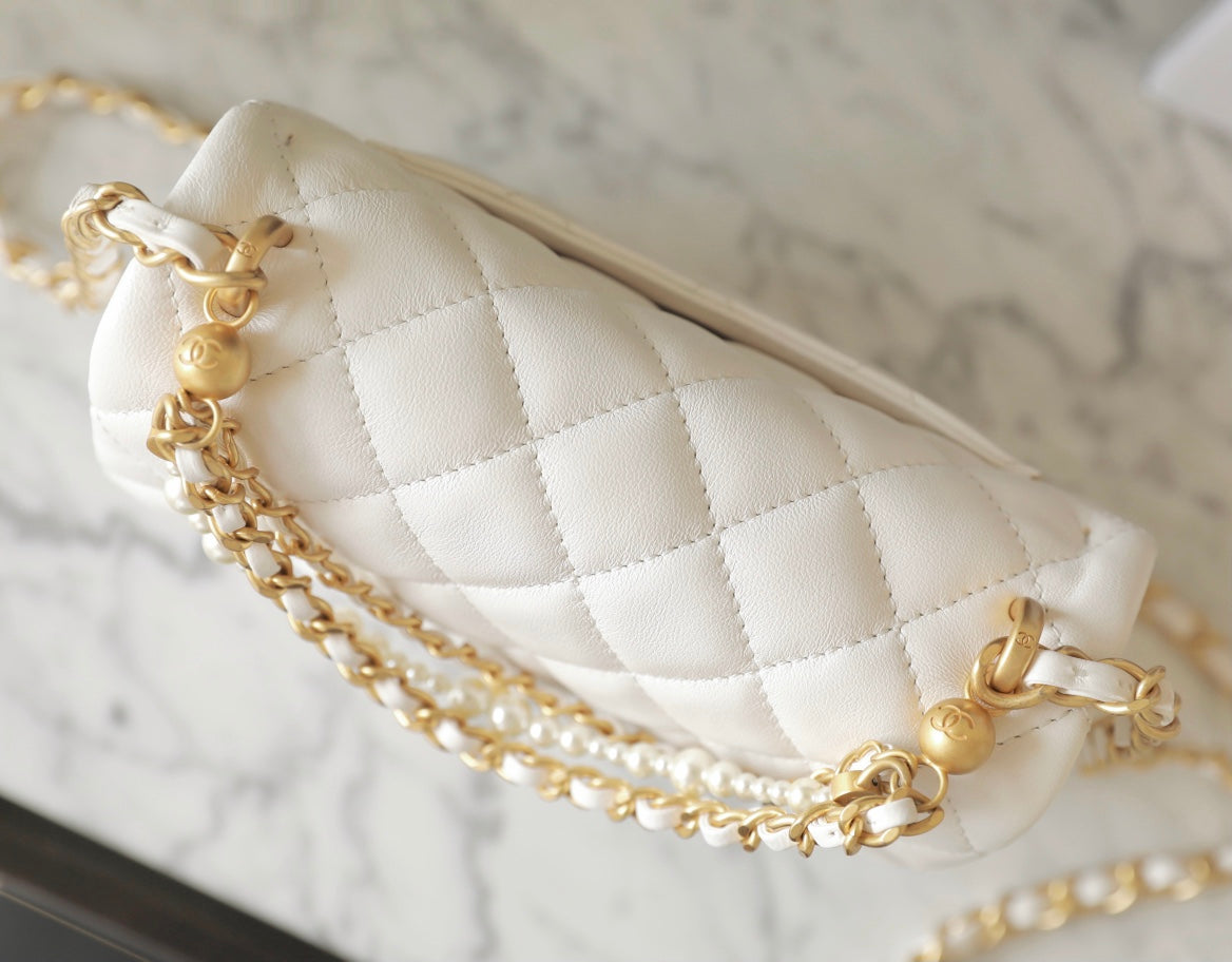 Chan New 24p Pearl chain flap bag