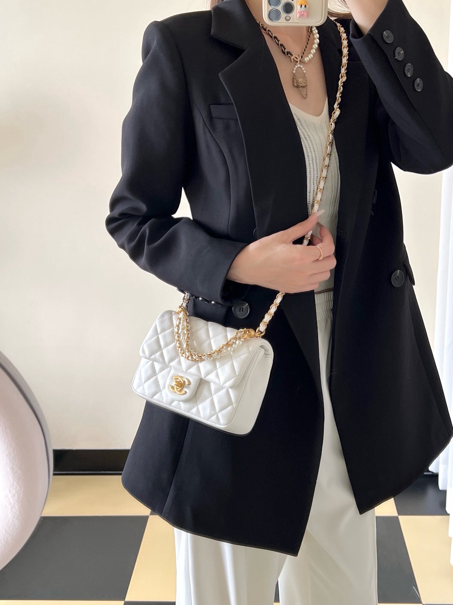 Chan New 24p Pearl chain flap bag