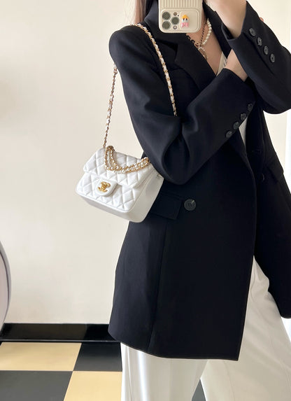 Chan New 24p Pearl chain flap bag