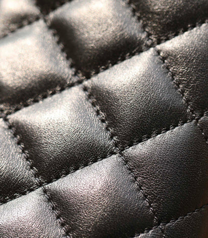 Chan New 24p Pearl chain flap bag