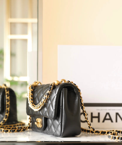 Chan New 24p Pearl chain flap bag