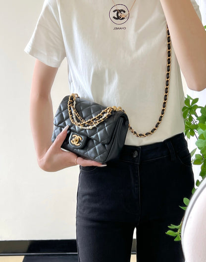 Chan New 24p Pearl chain flap bag