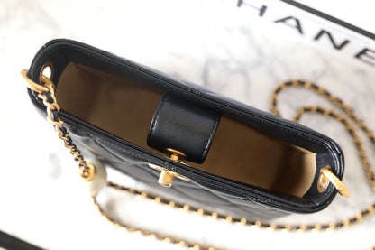 Chan New 24s Double Pearl Hobo Crossbody Bag