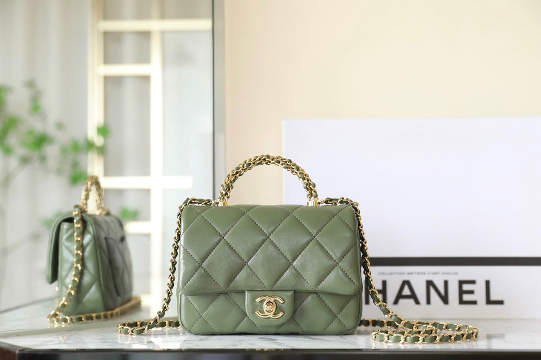 Chan New 24b Chain handle cover bag