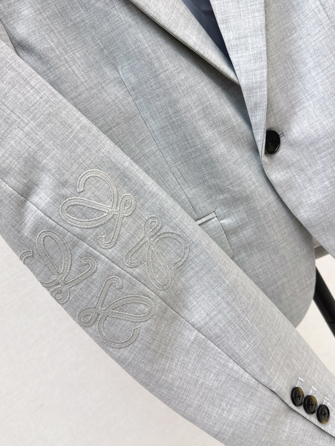 Loe NEW embroidery blazer