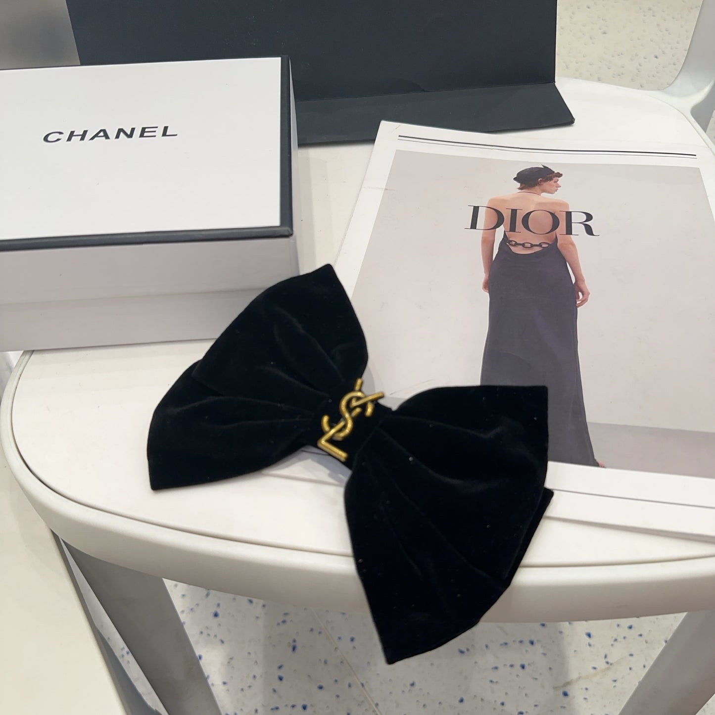 Saint  New New spring clip