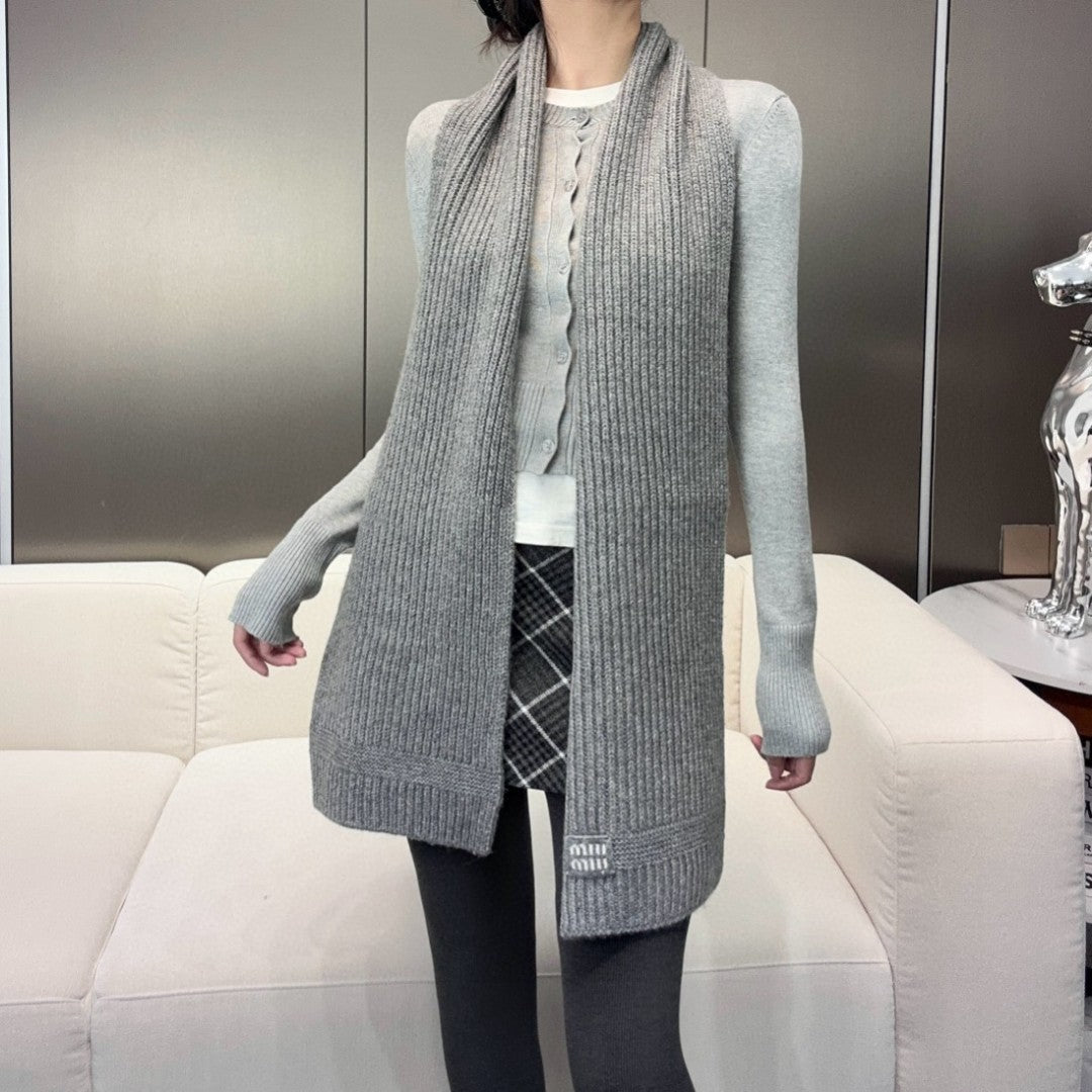 Miu New Scarf