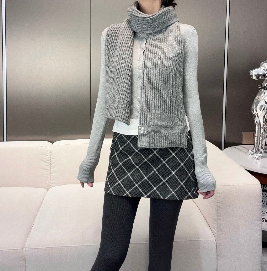 Miu New Scarf