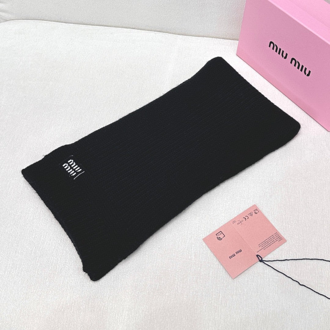 Miu New Scarf