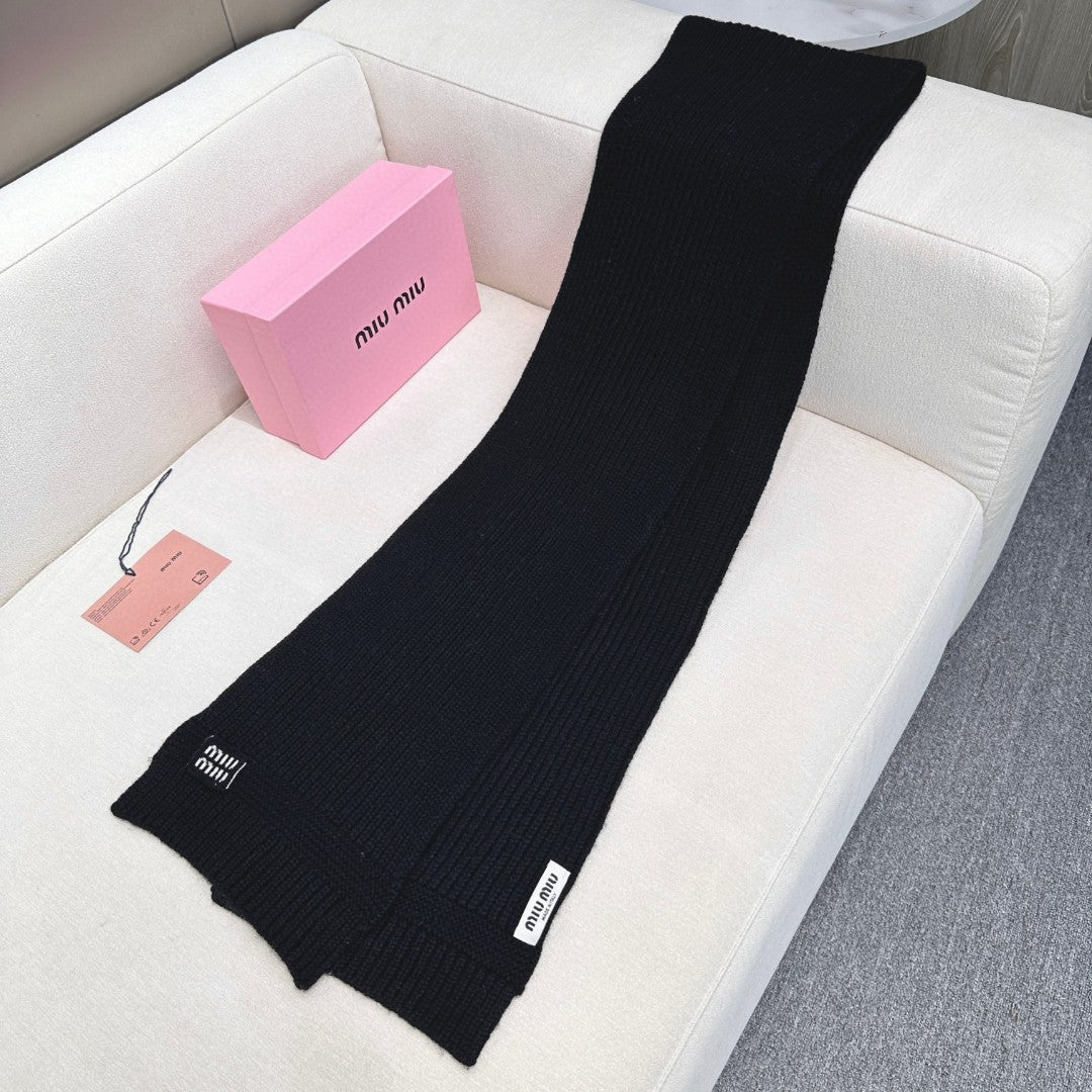 Miu New Scarf