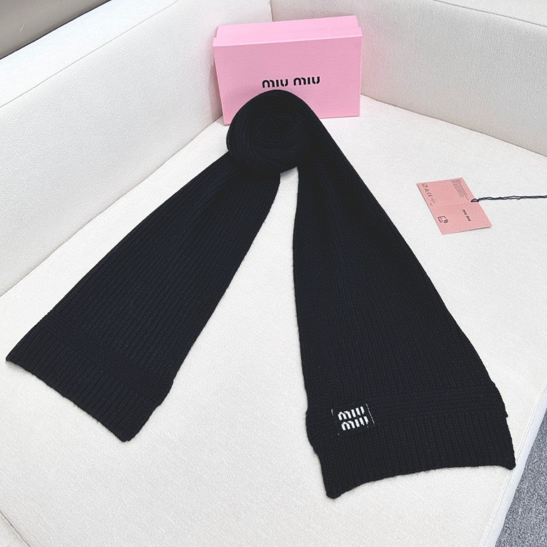 Miu New Scarf