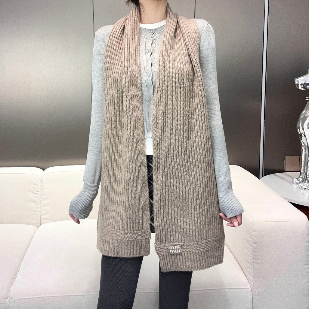 Miu New Scarf