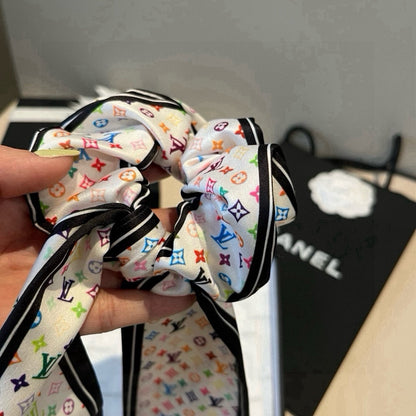 Louis  New hair tie